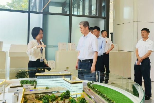 成都市委常委、成都高新區黨工委書記劉任遠一行蒞臨路維光電調研并開展“進解優促”工作